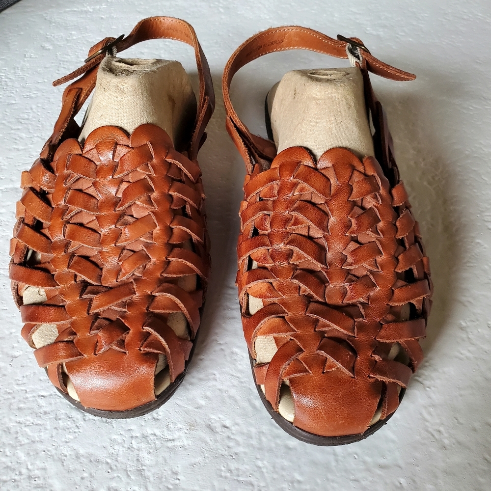 Softspots Tobago 9.5M genuine leather hurache style sling-back sandals